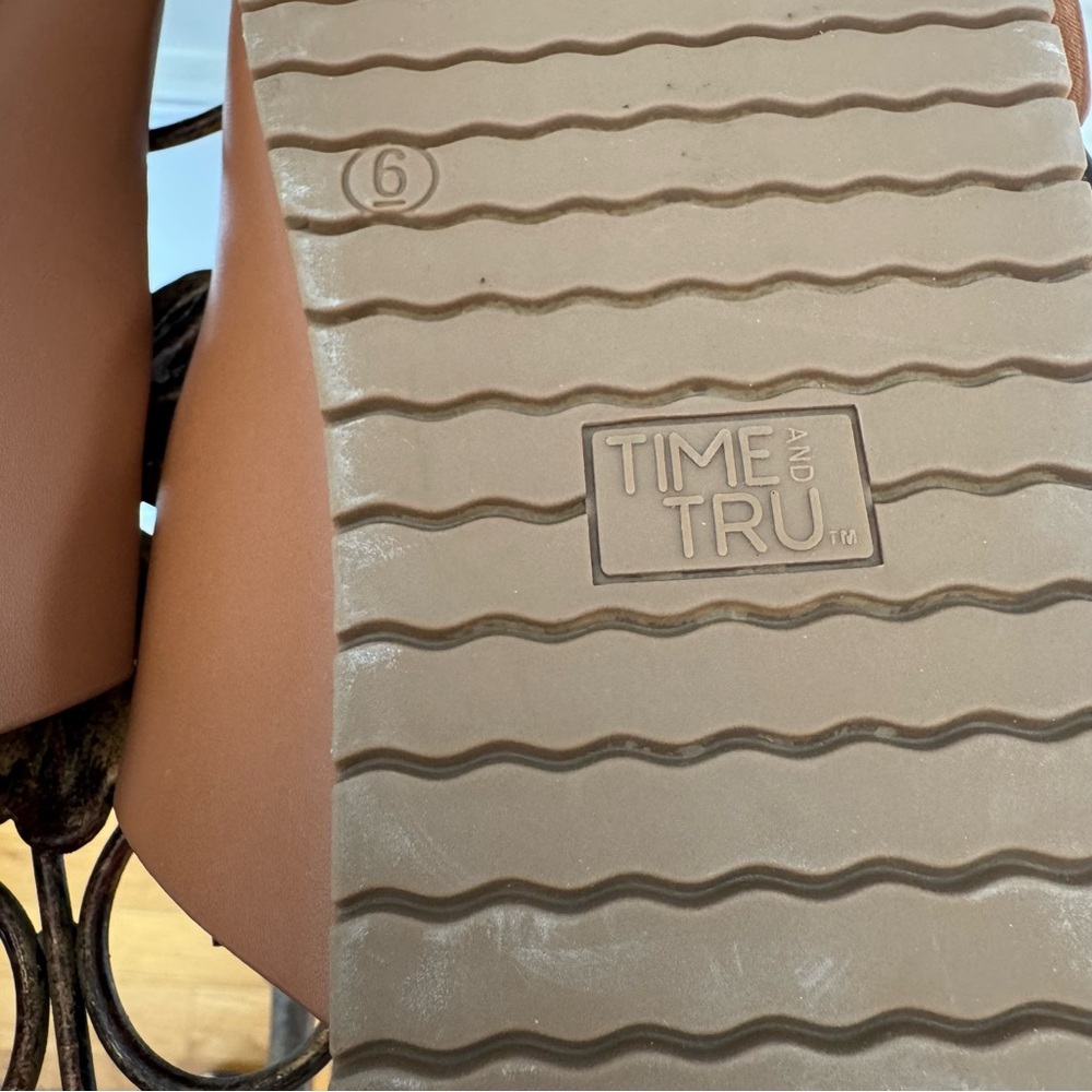 Time and Tru NEW Dressy Footbed Slide Slip On Sandals in Cognac. Size 6 - Picture 9 of 12